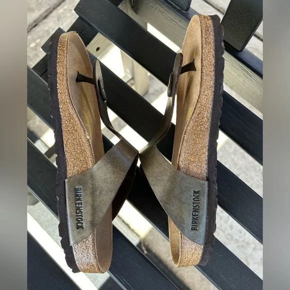NWOT! Birkenstock Gizeh Sandals- Size 39EU
