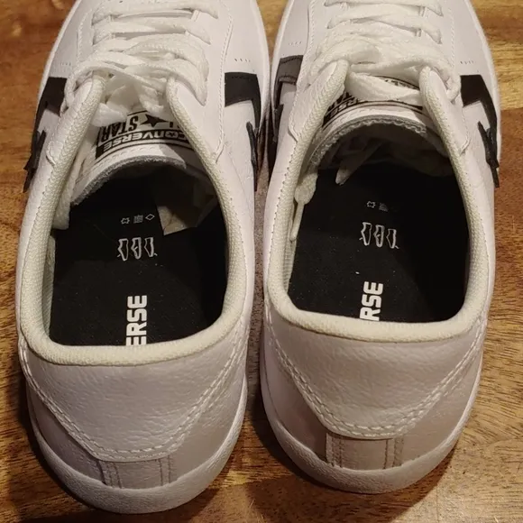 NWOT Converse Boulevard Ox Leather Sneakers