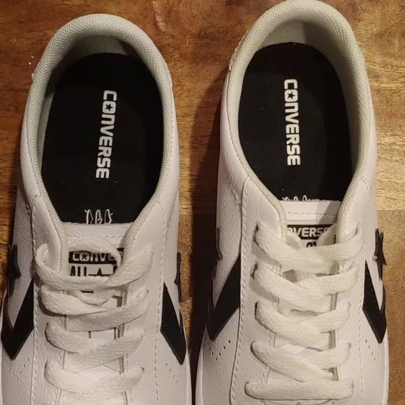 NWOT Converse Boulevard Ox Leather Sneakers