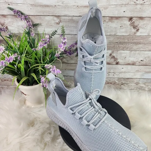 NWOT, Designed 2020, Grey Unisex sneakers, EU 42, women's 10.5/ men's 8.5