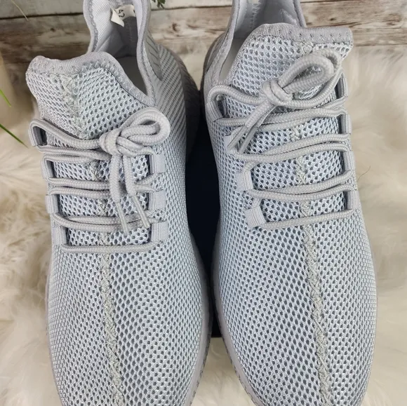 NWOT, Designed 2020, Grey Unisex sneakers, EU 42, women's 10.5/ men's 8.5