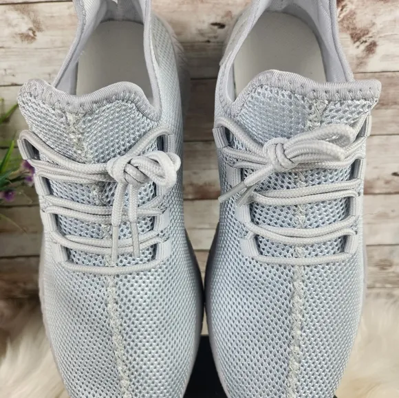 NWOT, Designed 2020, Grey Unisex sneakers, EU 42, women's 10.5/ men's 8.5