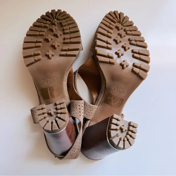 NWOT Franco Sarto Allister 2 Perforated Suede Leather Lug Sole Heeled Sandals