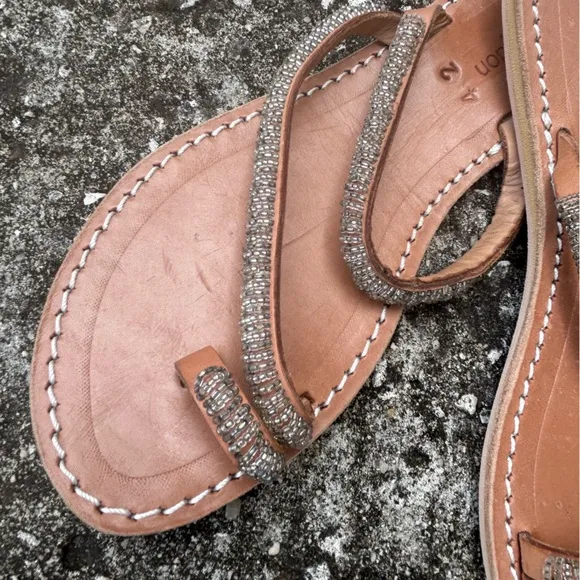 NWOT Laidback London Diani Sandals
