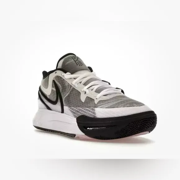 NWOT Nike Kyrie 8 black/white sneakers size 5Y