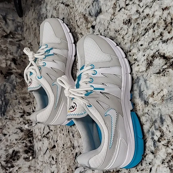 NWOT nike Womens N7 Lunarswift White cushlon Running Shoes 512886-104 Size 6.5
