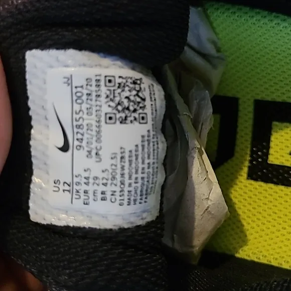 NWOT- NIKE ZOOM BLACK AND GRAY.  SIZE 12 WOMAN'S SNEAKERS.  BRAND NEW!!!!