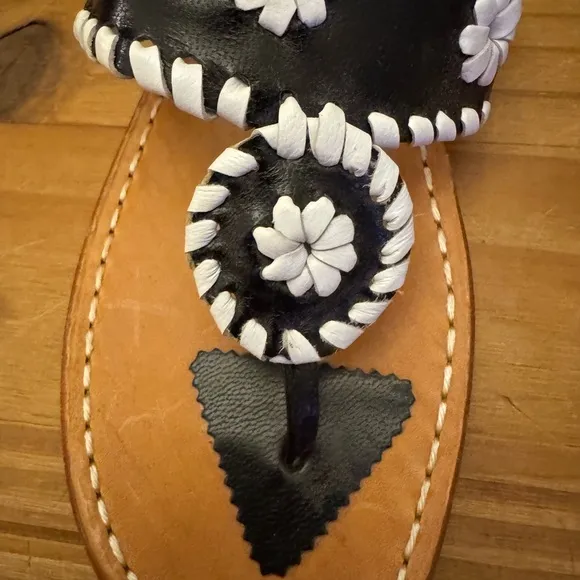 NWOT Steven Salario girls leather sandals, size 2. Perfect unworn conditionion.