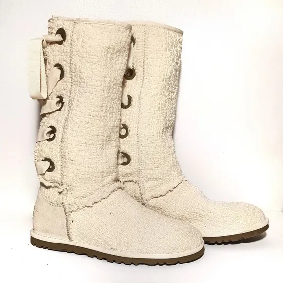 NWOT Ugg Australia Heirloom knit cream lace up boots!
