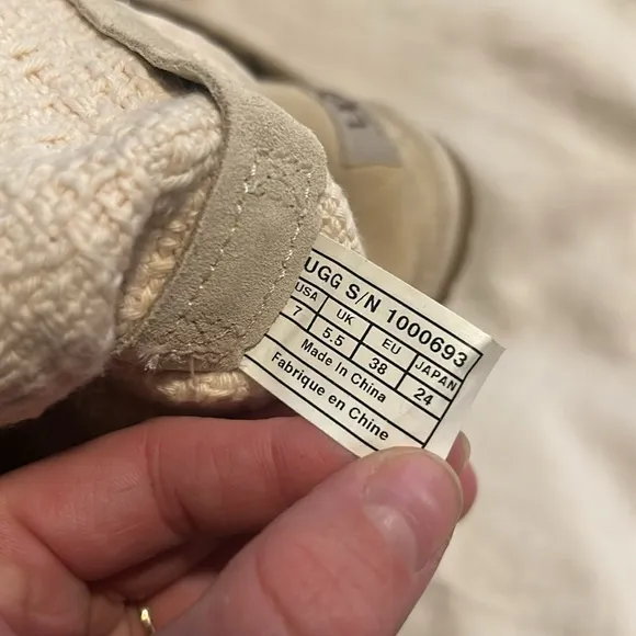 NWOT Ugg Australia Heirloom knit cream lace up boots!