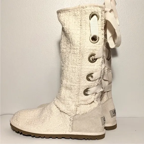 NWOT Ugg Australia Heirloom knit cream lace up boots!
