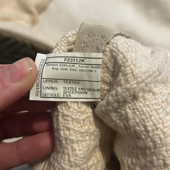 NWOT Ugg Australia Heirloom knit cream lace up boots!