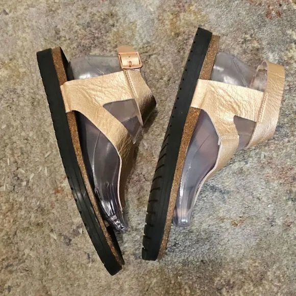 NWOT Vebenas Rose Gold Sandals Size 41