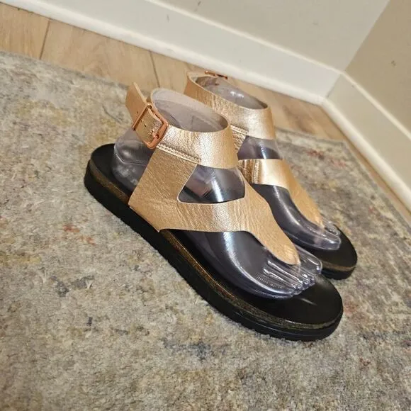 NWOT Vebenas Rose Gold Sandals Size 41