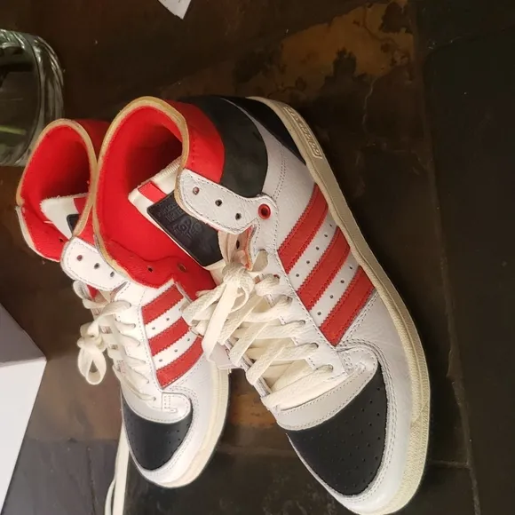 NWT Adidas UNISEX Top Ten RB Sneakers