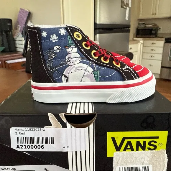 NWT and includes box-Vans Unisex Christmas Town/Night before Christmas-SZ US 2