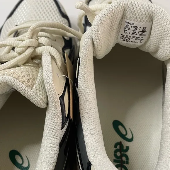 NWT Asics Unisex Gel-NYC 2055 Sneakers Size 8.5