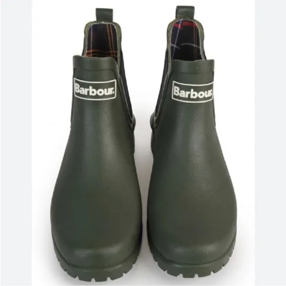 NWT Barbour boots