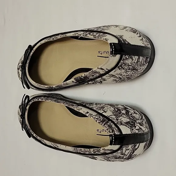 NWT black/white toilet fabric shoes sz 8 from Talbots, leather soles