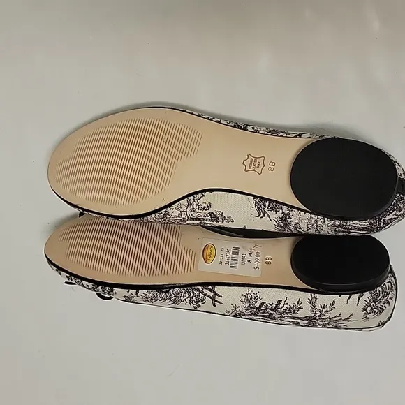 NWT black/white toilet fabric shoes sz 8 from Talbots, leather soles