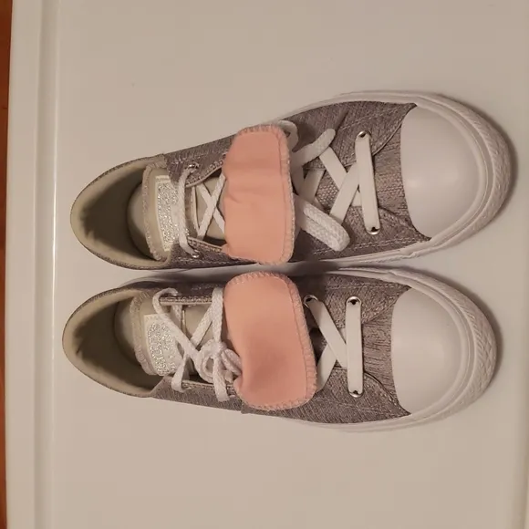 NWT Converse , double tongue sneakers, two-tone