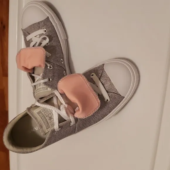 NWT Converse , double tongue sneakers, two-tone