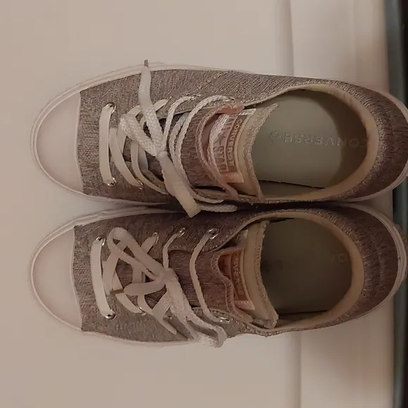 NWT Converse , double tongue sneakers, two-tone