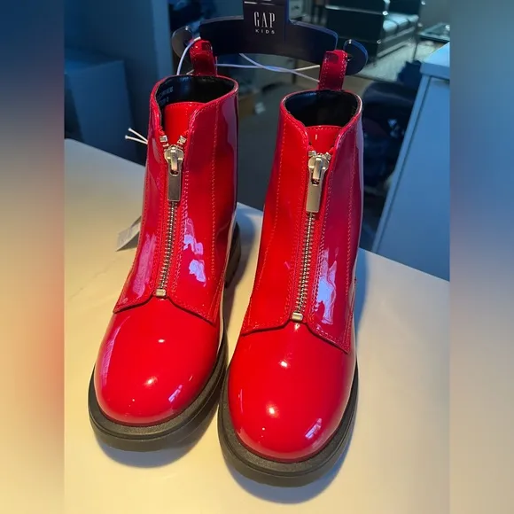 NWT gap kids red shiny boots with front zipper.  Size 1.