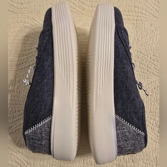 NWT Hey Dude Cody Youth Craft Sneakers