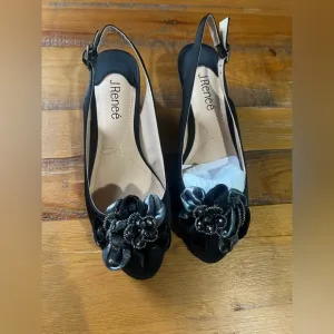 NWT J. Renee Heels