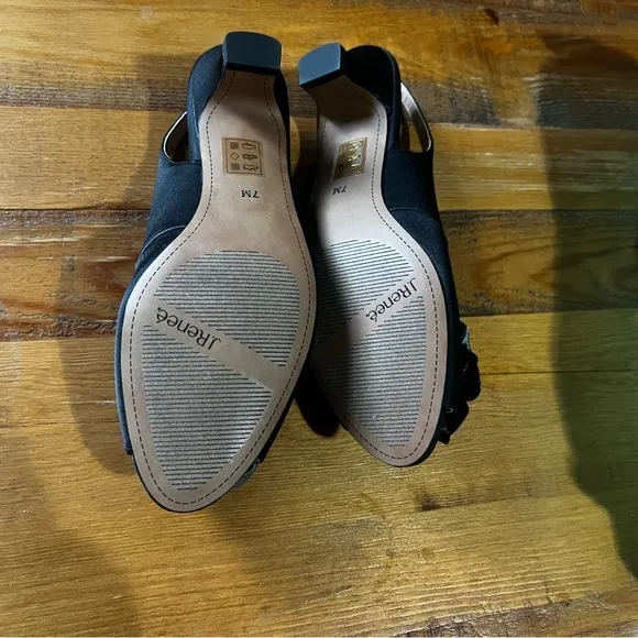 NWT J. Renee Heels