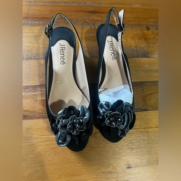 NWT J. Renee Heels