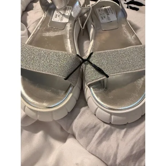 NWT Loretta Pettinari Silver Sandals size 40