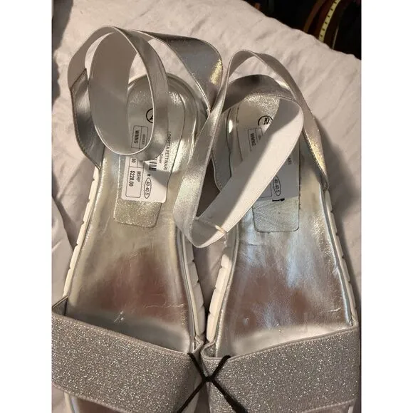 NWT Loretta Pettinari Silver Sandals size 40