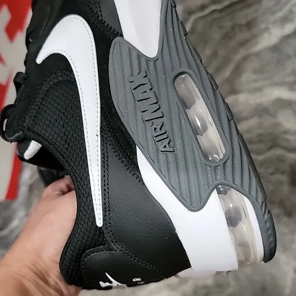 NWT Men's Nike Air Max Excee sneakers