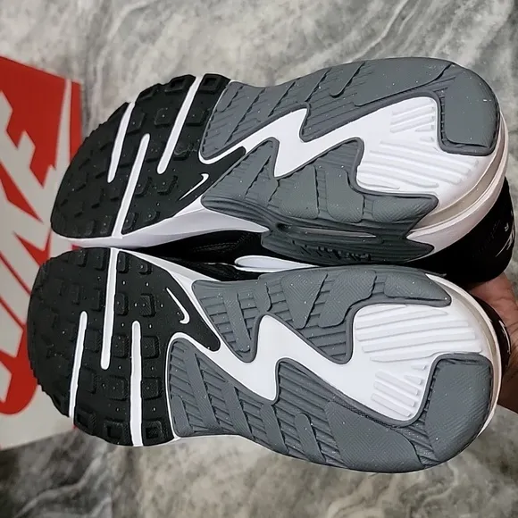 NWT Men's Nike Air Max Excee sneakers