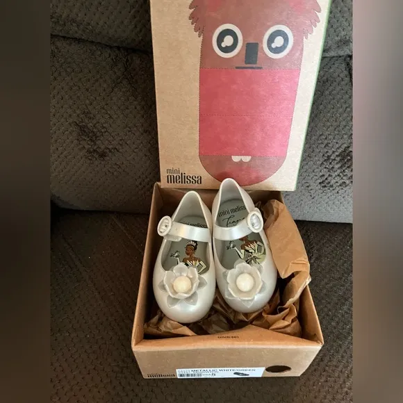 NWT MINI MELISSA Disney | Sweet Love Princess Baby Flats Size 5T