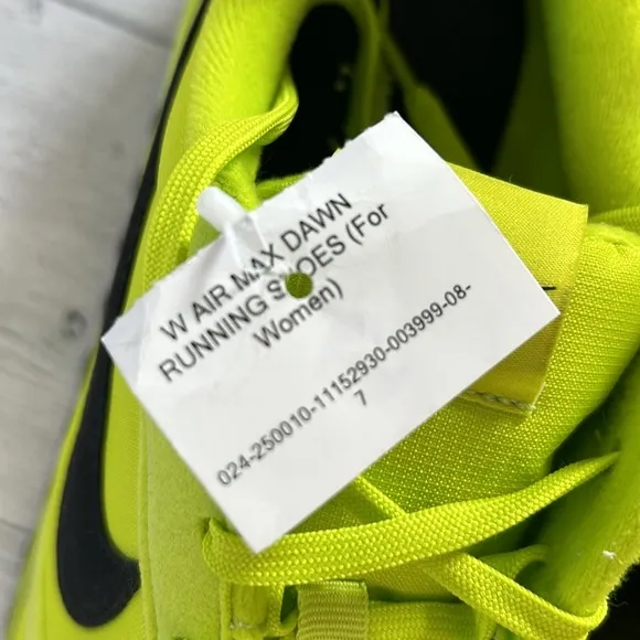 NWT Nike Women’s Air Max Dawn Running Shoes Size 12 Atomic Green/Black