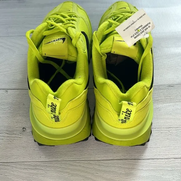NWT Nike Women’s Air Max Dawn Running Shoes Size 12 Atomic Green/Black