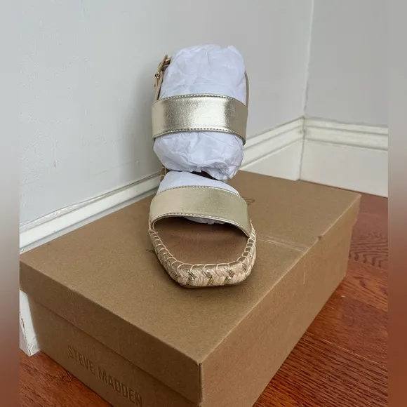 NWT STEVE MADDEN GOLD ESPADRILLE WEDGE SANDALS SUMMER VACATION SHOES