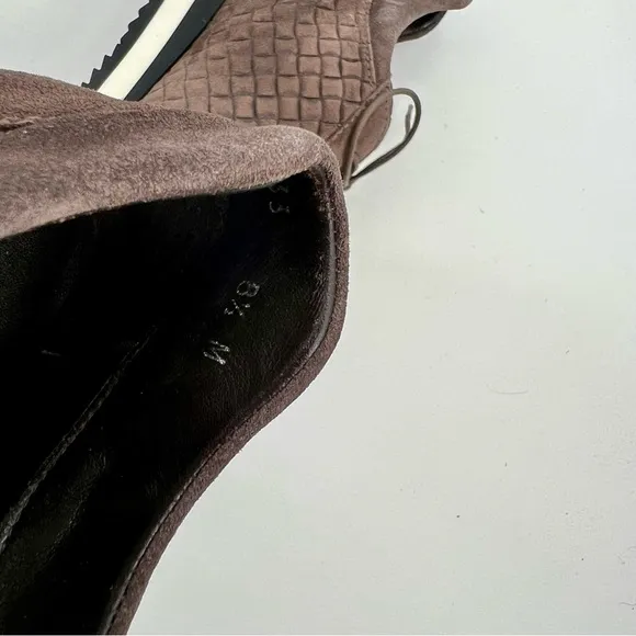 NWT Stuart Weitzman Relay Quilted Suede Sneakers Lead Brown Globe Shoes 8.5 N