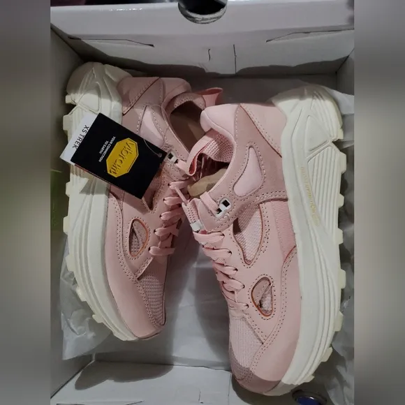 NWT sz 6 $225 Brandblack track sneakers
