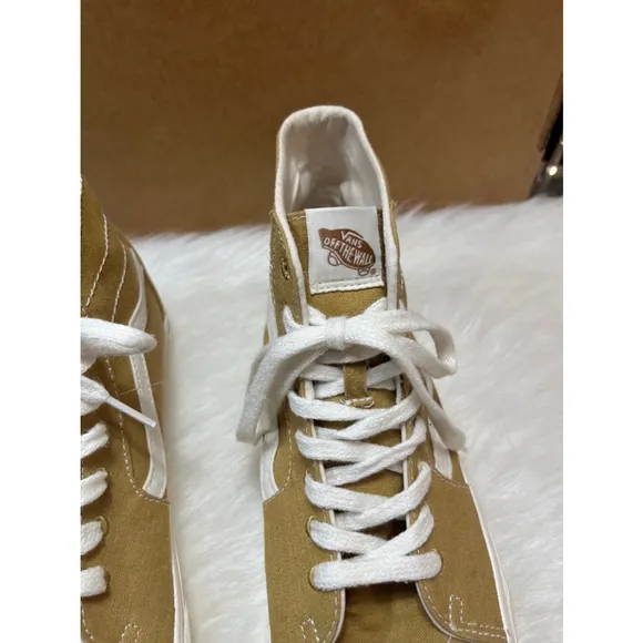NWT Vans Limited Edition Peace and Leaf Sneakers Unisex Men 10.5, Women 12
