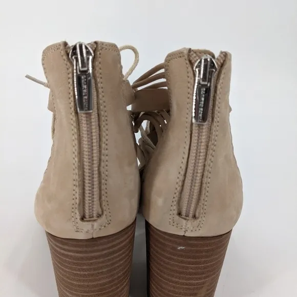 NWT VINCE CAMUTO Kestal Lace Up Sandals