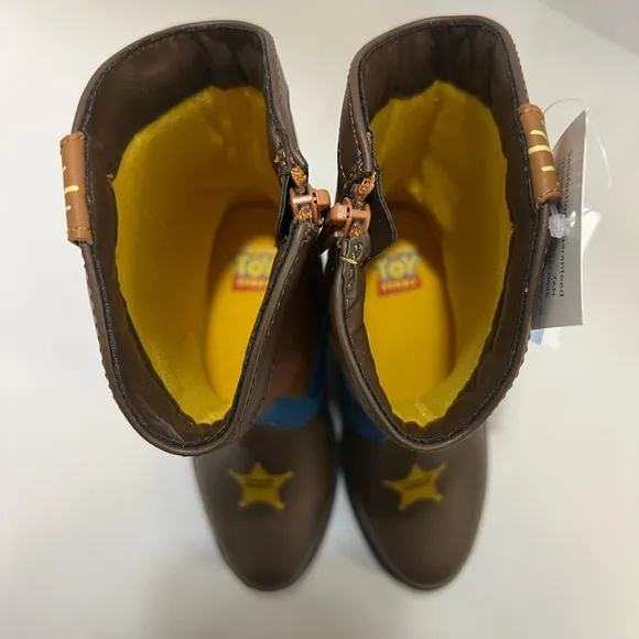 NWT🦖TOY STORY ⭐️WOODY 🤠KIDS BOOTS🐄 size 9