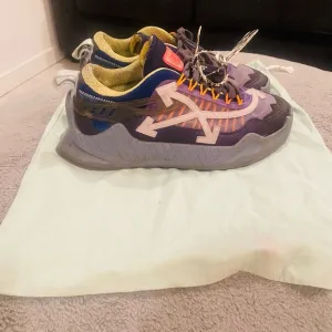Off-White Arrow Sneakers