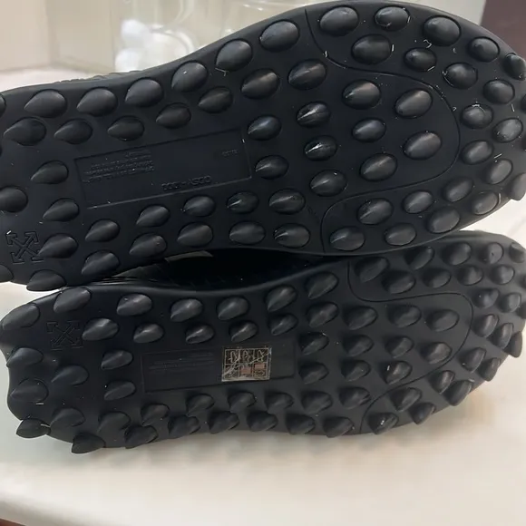 Off-White Authentic sneakers-unisex