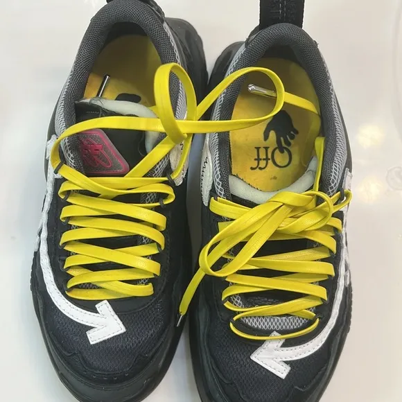 Off-White Authentic sneakers-unisex