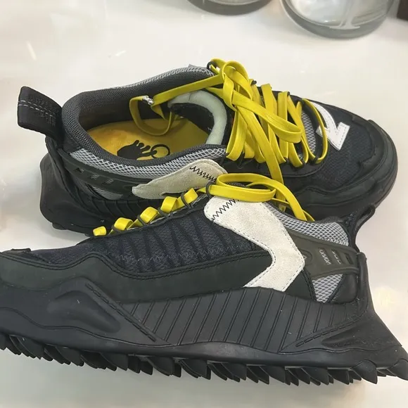 Off-White Authentic sneakers-unisex