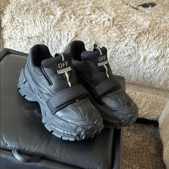 Off-White Black Sneakers